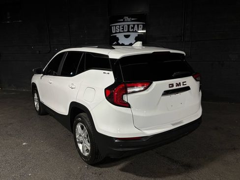 Used 2023 GMC Terrain SLE w/ Driver Convenience Package AWD/4WD image 3