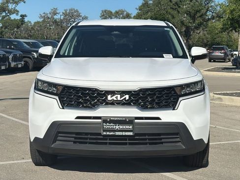 Used 2023 Kia Sorento LX AWD/4WD image 2