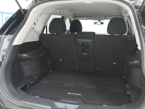 Used 2016 Nissan Rogue S w/ Appearance Package FWD image 32
