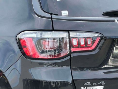 Used 2022 Jeep Compass Trailhawk w/ Trailhawk Convenience Group image 9