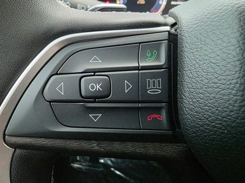 New 2025 Jeep Grand Cherokee Limited image 13