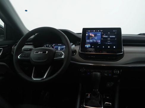 Used 2024 Jeep Compass Limited image 14