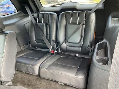 Used 2018 Ford Explorer XLT w/ Equipment Group 202A image 22