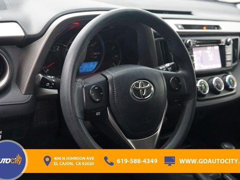 Used 2016 Toyota RAV4 LE FWD image 18