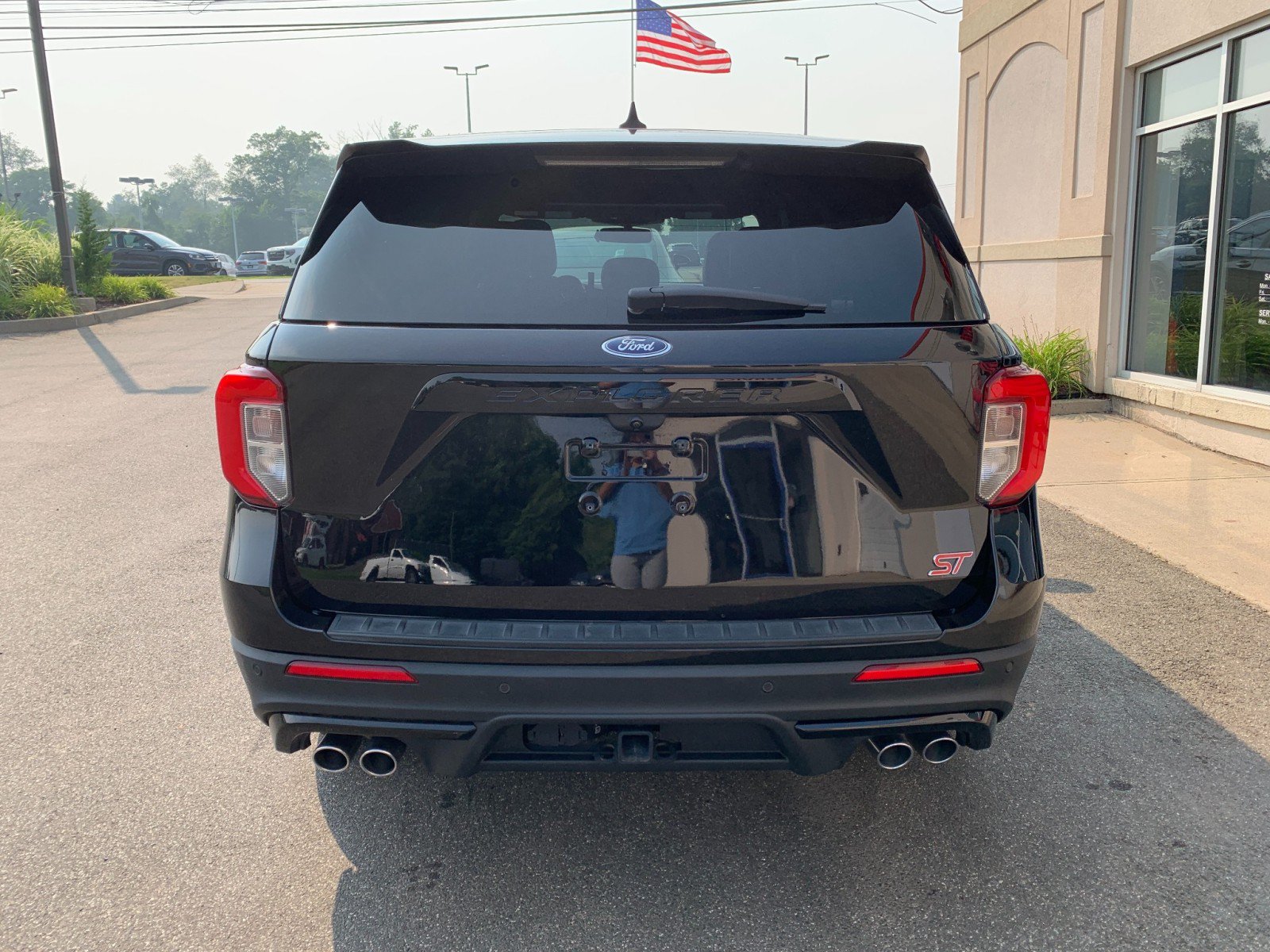 Used 2022 Ford Explorer ST AWD/4WD image 6