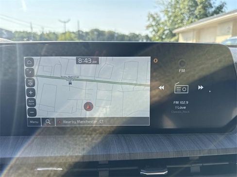 Used 2024 Kia Telluride EX w/ EX Captain's Chair Package image 22