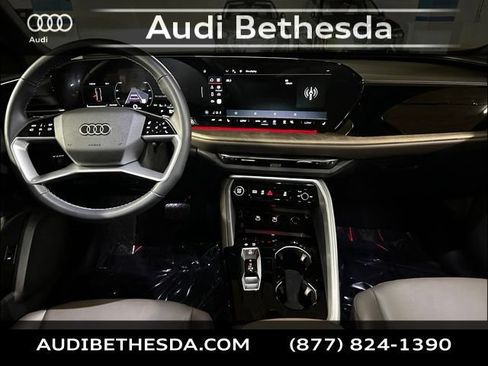 Used 2025 Audi Q5 Premium Plus w/ Premium Plus AWD/4WD image 12