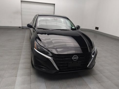 Used 2024 Nissan Altima 2.5 SV image 14