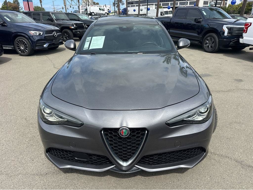 Used 2022 Alfa Romeo Giulia Ti AWD/4WD image 2