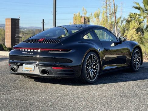 Used 2021 Porsche 911 Carrera 4 image 8