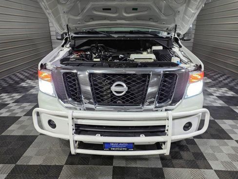 Used 2019 Nissan NV 3500 SL image 33