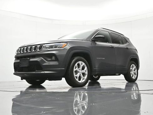 Used 2024 Jeep Compass Latitude AWD/4WD image 35