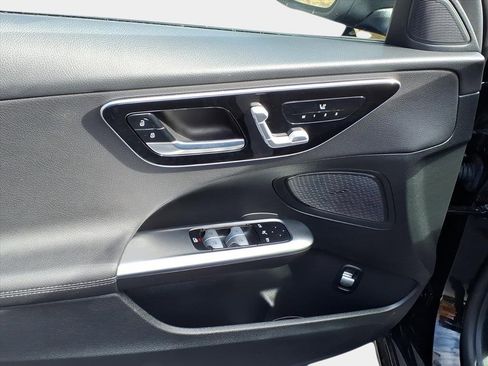 Used 2025 Mercedes-Benz C 300 Sedan image 7