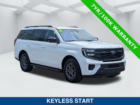 Certified 2025 Ford Expedition Active RWD image 3