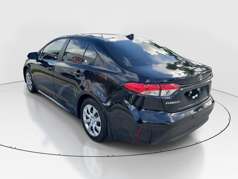 Used 2025 Toyota Corolla LE FWD image 5