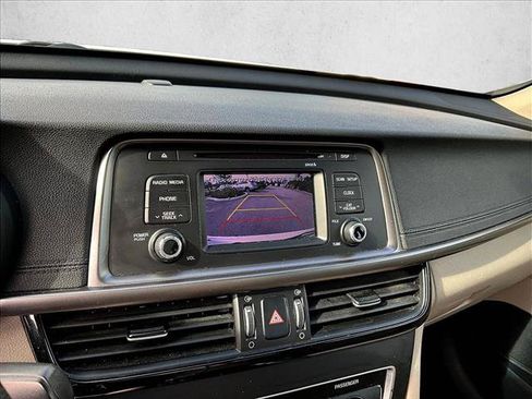 Used 2016 Kia Optima LX FWD image 21