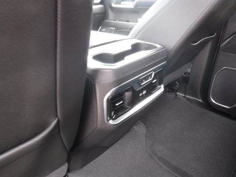 Used 2023 GMC Sierra 1500 SLT image 15