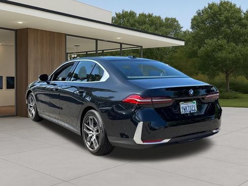 Used 2026 BMW 530i w/ Premium Package RWD image 12