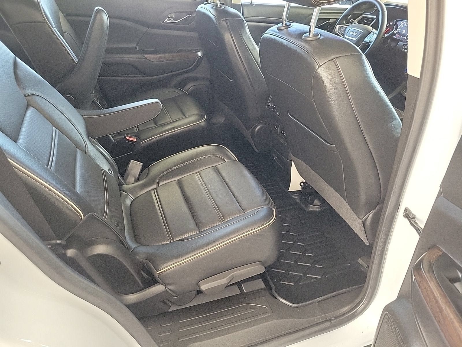 Certified 2023 GMC Acadia Denali w/ Denali Ultimate Package FWD image 15
