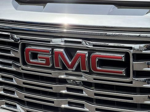 Used 2024 GMC Sierra 1500 Denali w/ Technology Package AWD/4WD image 30
