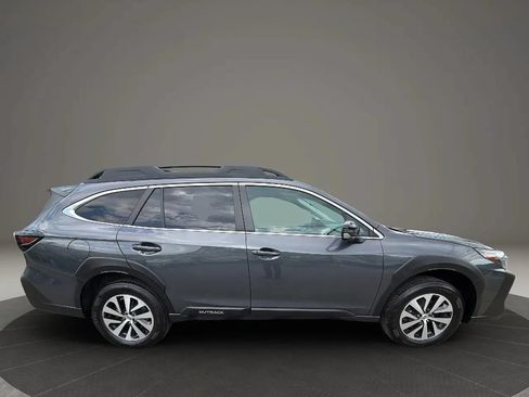 Used 2023 Subaru Outback Premium AWD/4WD image 4