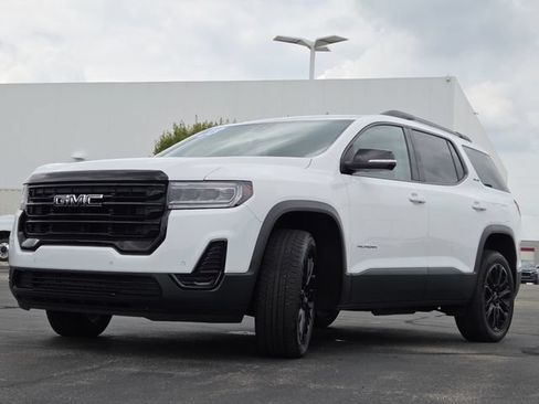 Used 2023 GMC Acadia SLE w/ Driver Convenience Package FWD image 11