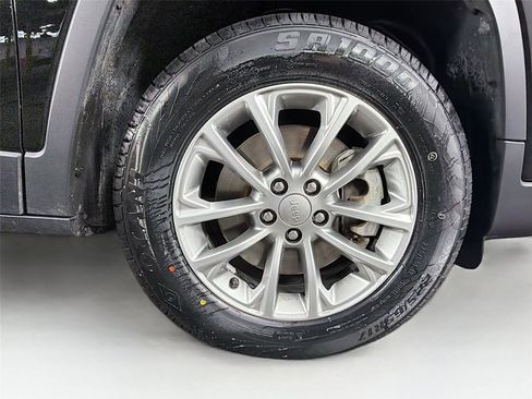 Used 2022 Jeep Cherokee Latitude Lux AWD/4WD image 32
