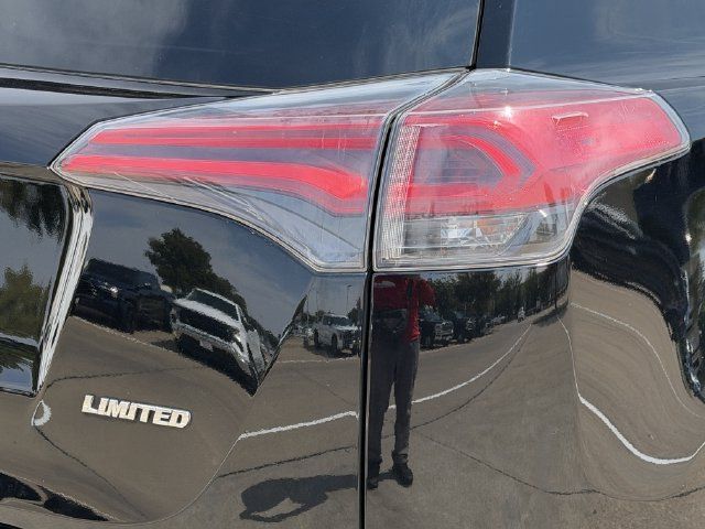 Used 2018 Toyota RAV4 Limited FWD image 7