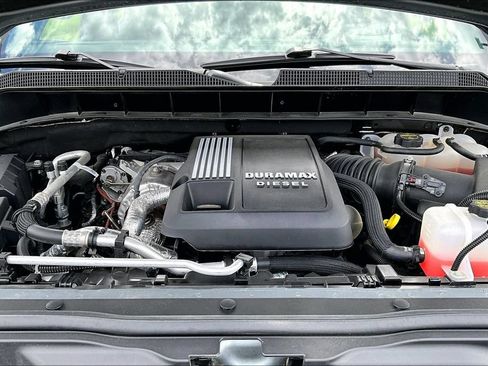 Used 2025 Chevrolet Silverado 1500 High Country w/ Technology Package AWD/4WD image 10