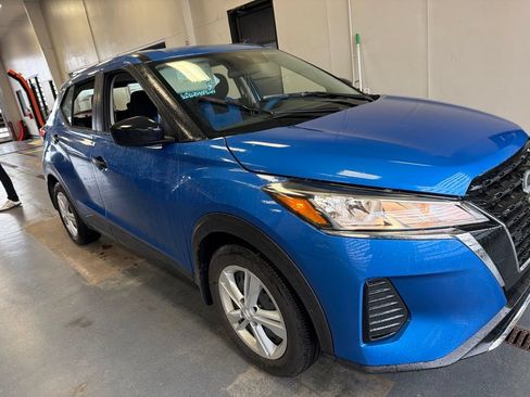 Used 2025 Nissan Kicks Play S FWD image 1