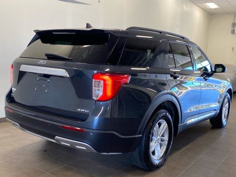 Certified 2022 Ford Explorer XLT w/ Equipment Group 202A image 9