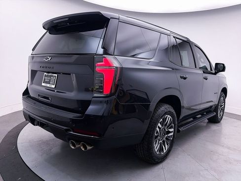 Used 2025 Chevrolet Tahoe Z71 w/ Comfort Package image 18