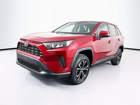 Used 2022 Toyota RAV4 LE image 3