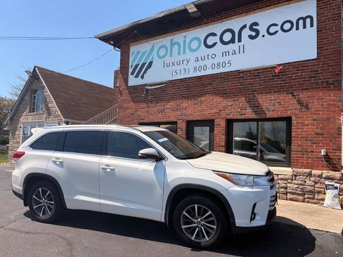 Used 2017 Toyota Highlander XLE AWD/4WD image 1