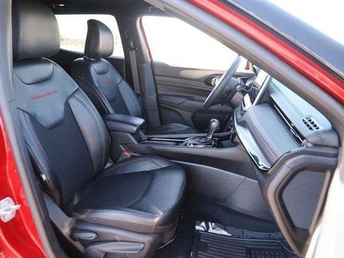 Used 2025 Jeep Compass Trailhawk AWD/4WD image 26