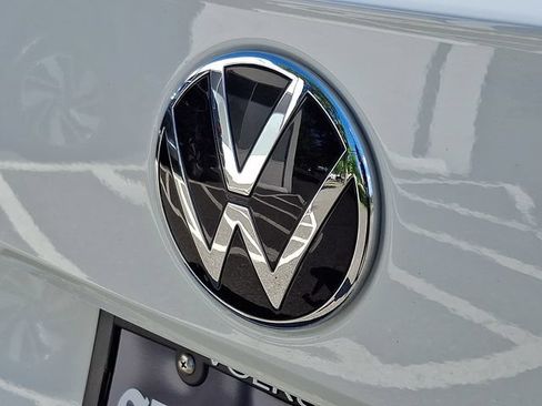 Used 2023 Volkswagen Taos SEL AWD/4WD image 30
