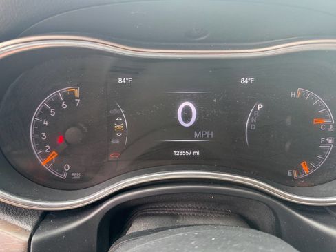 Used 2016 Jeep Grand Cherokee Limited image 28