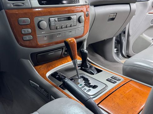 Used 2006 Lexus LX 470 4WD image 19