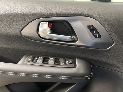 New 2026 Chrysler Pacifica Select image 25