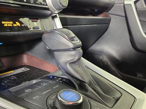 Used 2021 Toyota RAV4 Limited AWD/4WD image 21