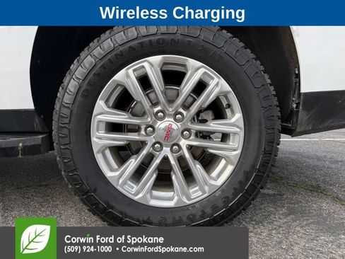 Used 2024 GMC Yukon XL SLT image 9