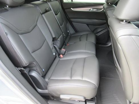 New 2025 Cadillac XT6 Luxury image 29