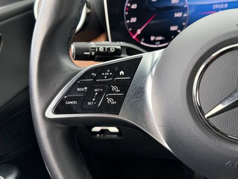 Used 2025 Mercedes-Benz GLC 300 4MATIC image 19