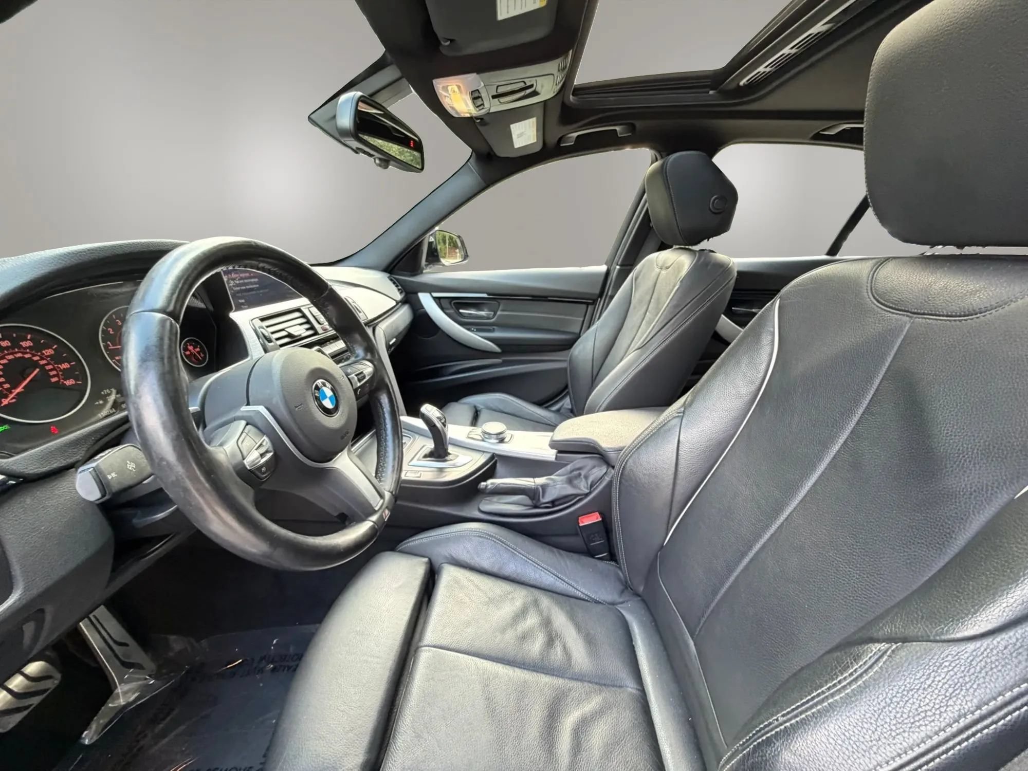 Used 2018 BMW 330i Sedan w/ M Sport Package RWD image 13