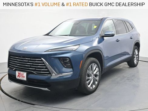 Used 2025 Buick Enclave Preferred AWD/4WD image 1