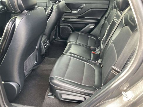 Used 2020 Lincoln Corsair FWD w/ Premium Package image 17