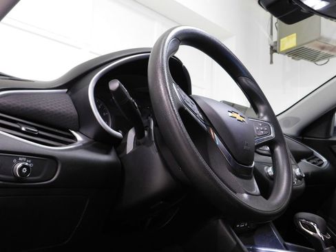 Used 2023 Chevrolet Malibu LT FWD image 25