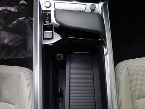 Used 2024 Audi Q8 e-tron Premium Plus w/ Premium Plus Package image 13