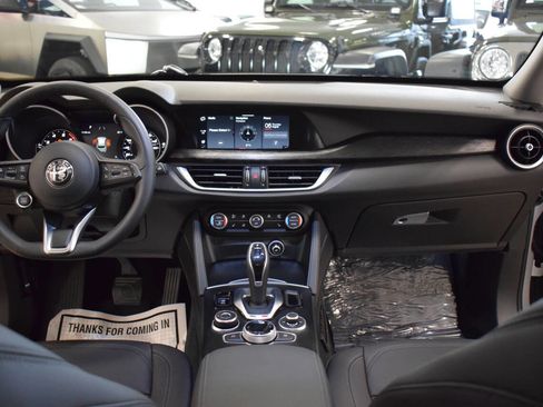 Used 2021 Alfa Romeo Stelvio Sprint w/ Nero Edizione image 39
