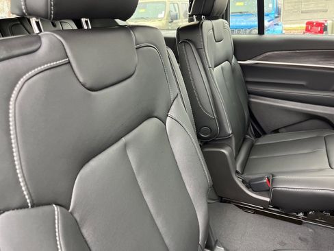 New 2025 Jeep Grand Cherokee L Limited image 41